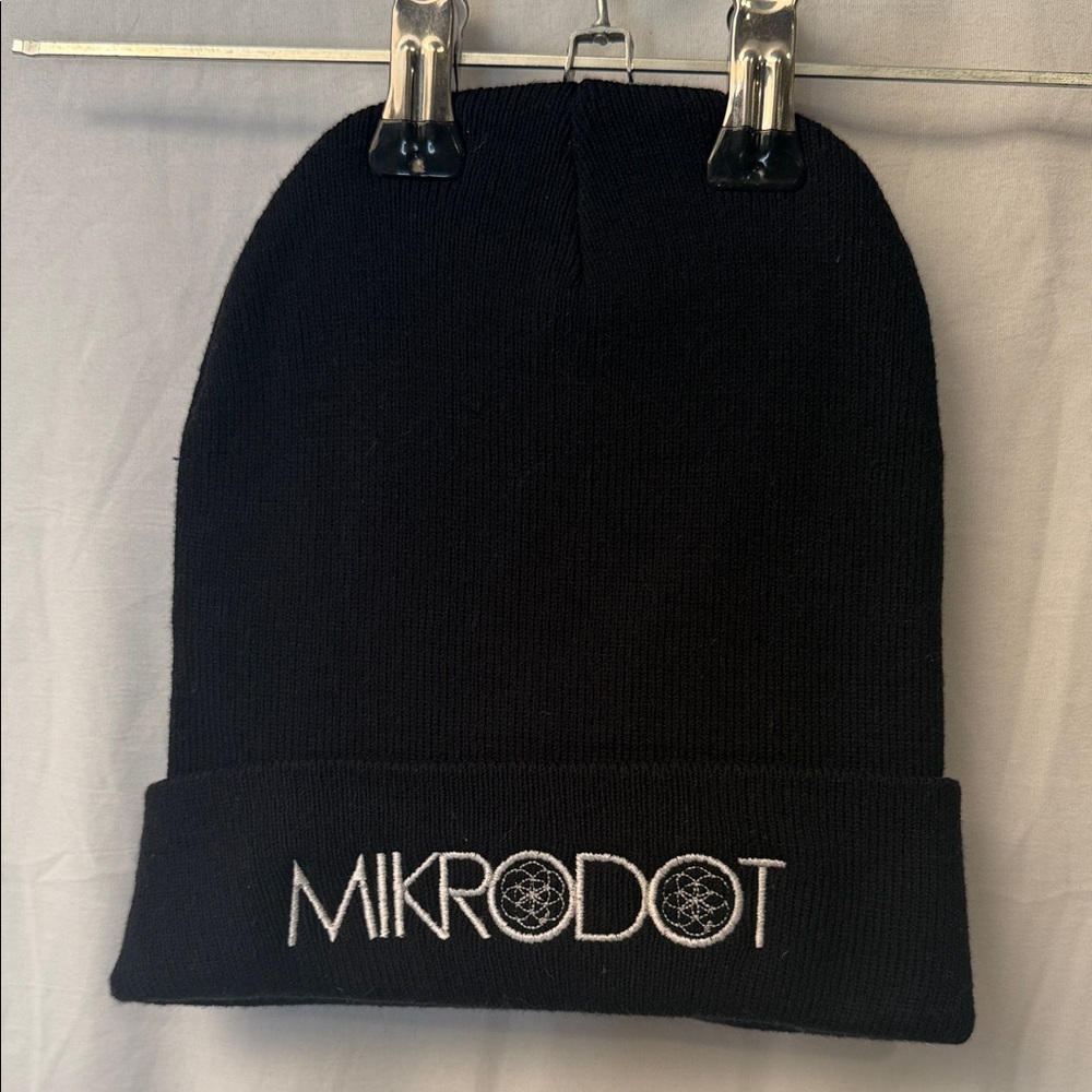Mikrodot Black Beanie